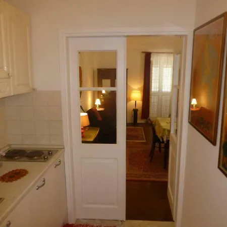 Giunio House, Old Town Centre